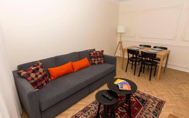 Yakamoz 2 BR Stylish House with garden in Kadikoy