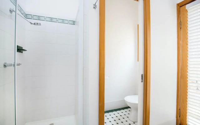 Maldas Retreat Pet Friendly Absolute Beachfront with Spa