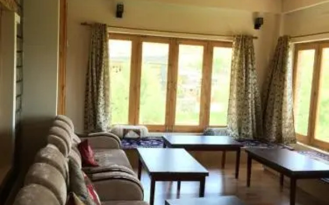 Heschuk Guest House