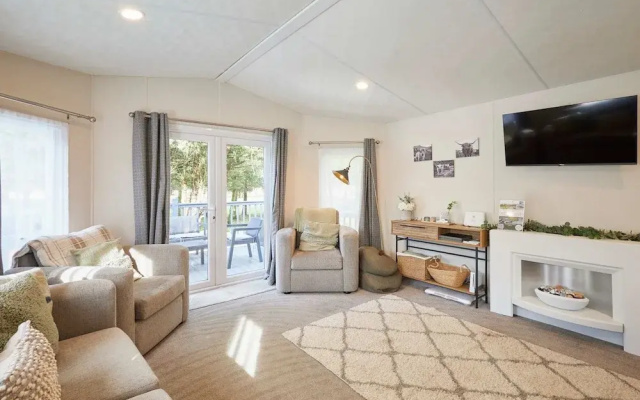 Host Stay Pine Lodge