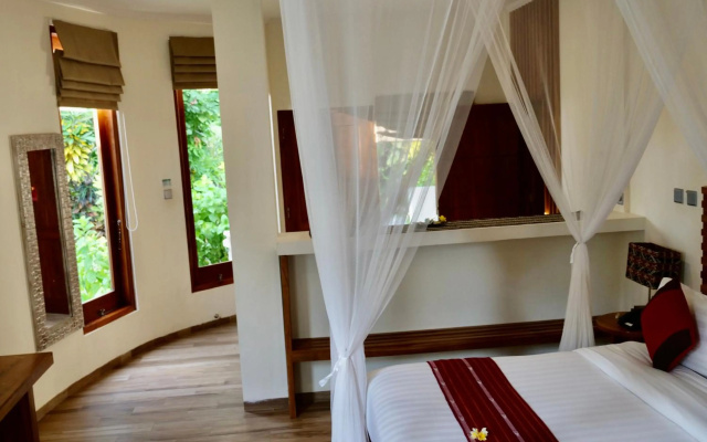 Puri Sari Beach Hotel – Guest Rooms – Labuan Bajo