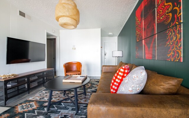 WanderJaunt - West Campus Apartments