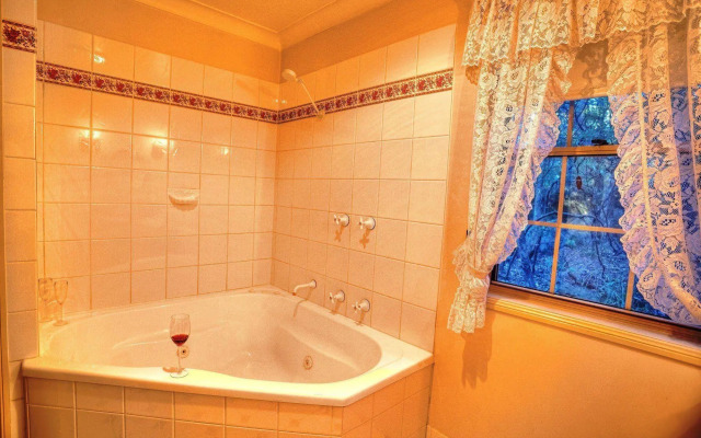 Honeysuckle Cottages Stanthorpe