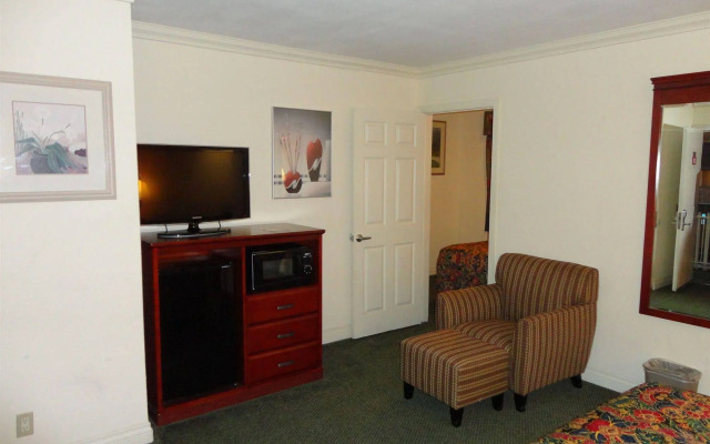 Redondo Inn and Suites