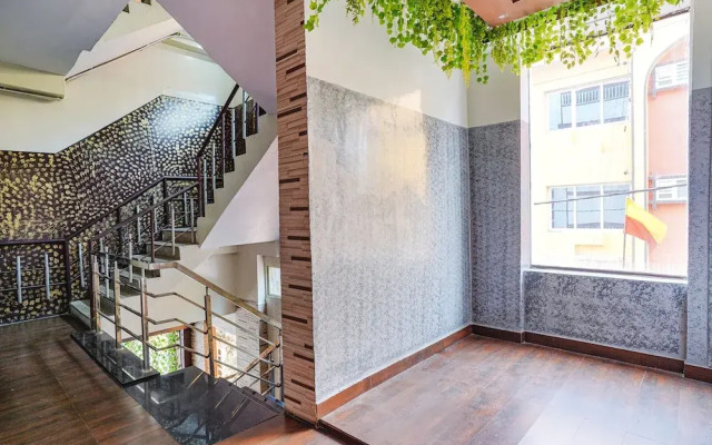 Pavithraa Deluxe Suites by OYO Rooms