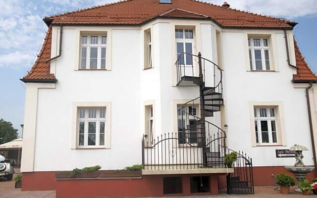 Pałacyk w Pakości Hotel