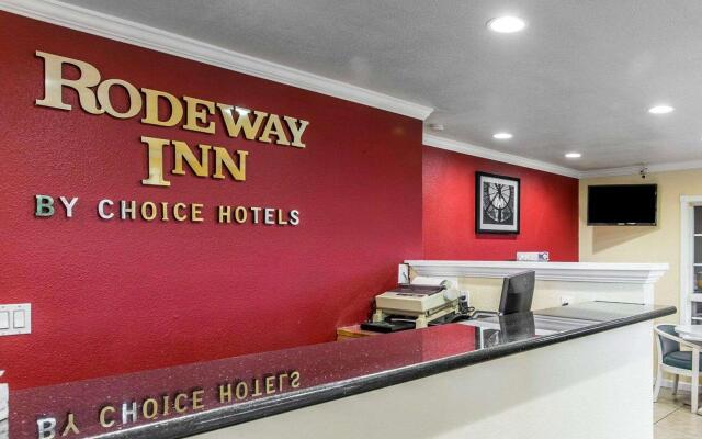 Rodeway Inn Near University-Gateway to Yosemite