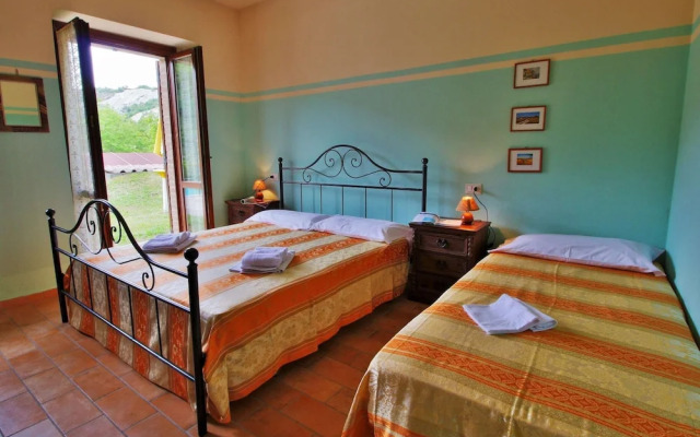 Mansion in Apecchio With Pool