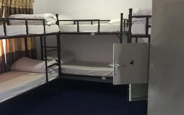 Lakeside Backpackers Hostel