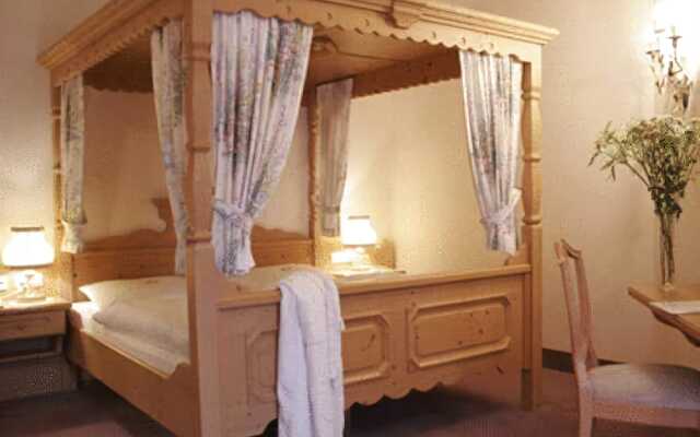 Donna Burghotel am hohen Bogen