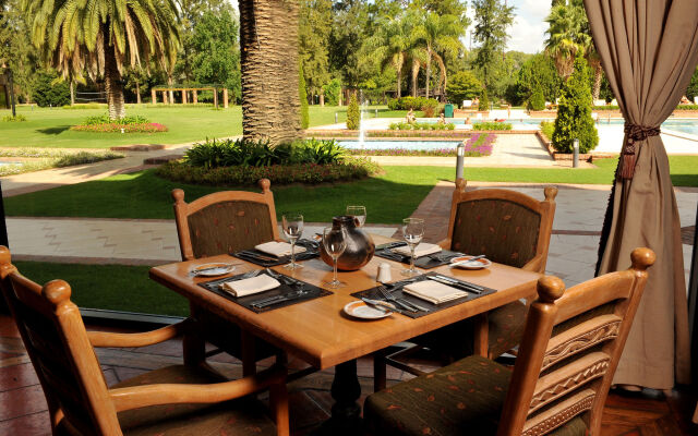 Sheraton Pilar Hotel and Convention Center