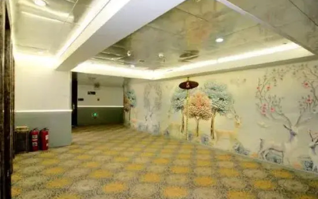 Qianfeng Express Hotel