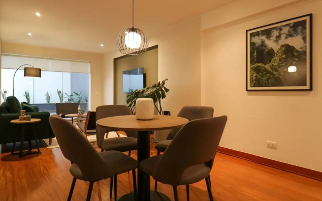 w Elegant 2BR w Spacious Terrace in Miraflores
