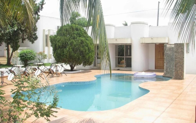 Luxury West Hotel