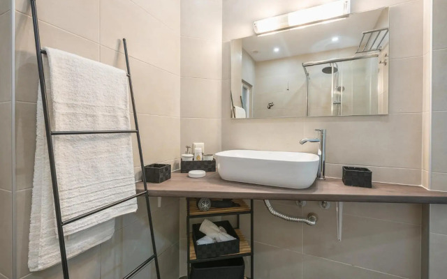 Superb Acropolis view 3bd apt in historical center