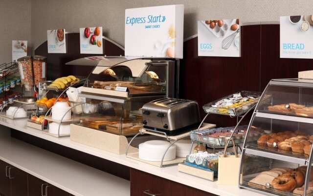 Holiday Inn Express & Suites Omaha South - Ralston Arena by IHG