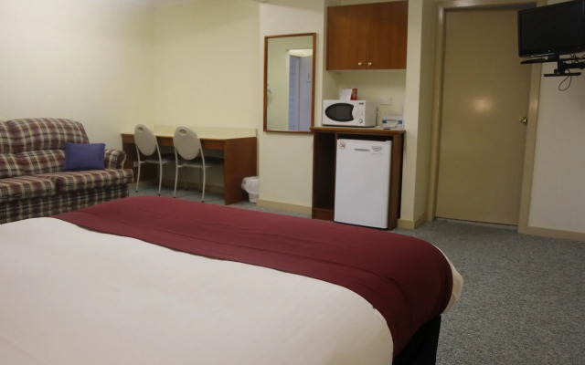 Pioneer Way Motel