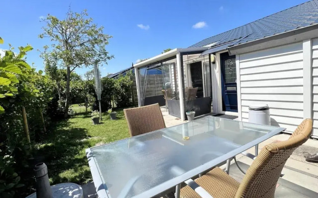 Comfortable Bungalow for 4 People