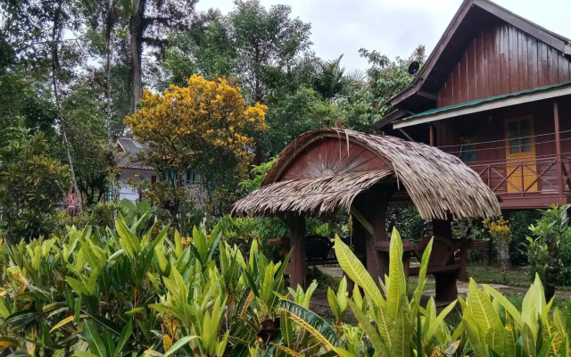 Tree Top River Huts