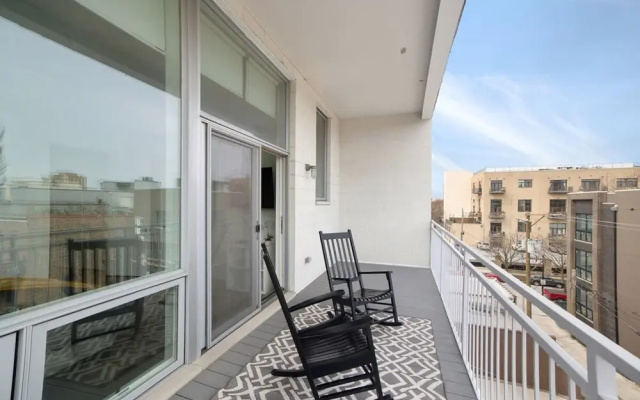4-bedroom Penthouse w 2 Large Balconies Rooftop