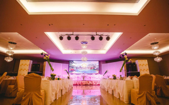 Aziza Paradise Hotel