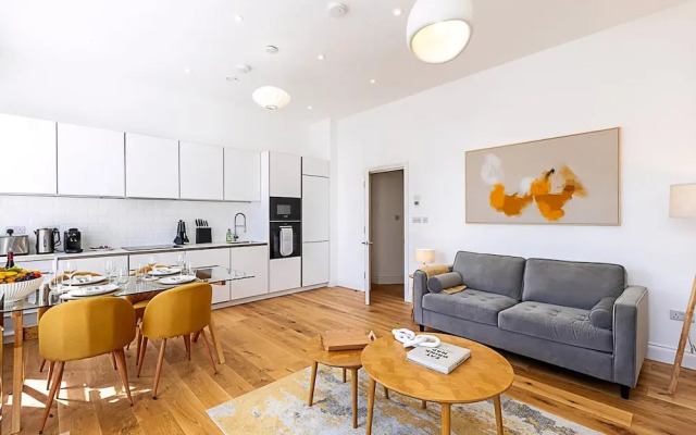 Urban Luxury in the Heart of Chelsea - King Bed!
