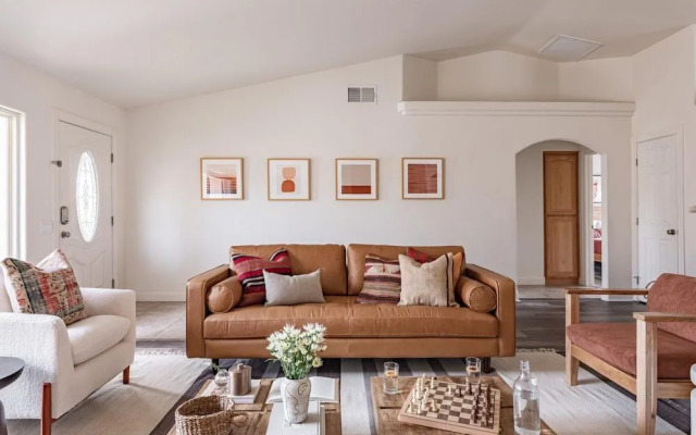 Lisa Circle - Roadrunner