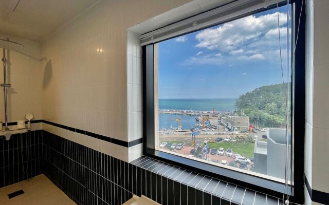 Hotel Moment SongJeong