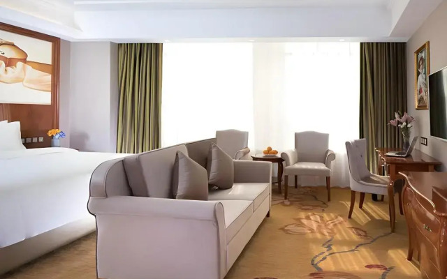 Vienna Hotel (Longmen)