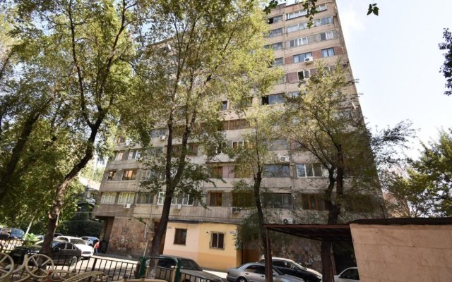 RetroCity Apartments at Mashtots Avenue