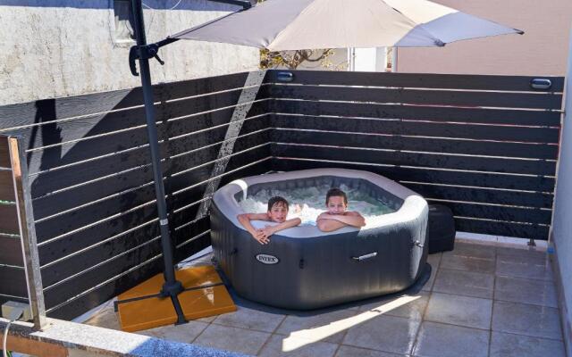 Apartments Larus, 4 stars, jacuzzi, 100 m2