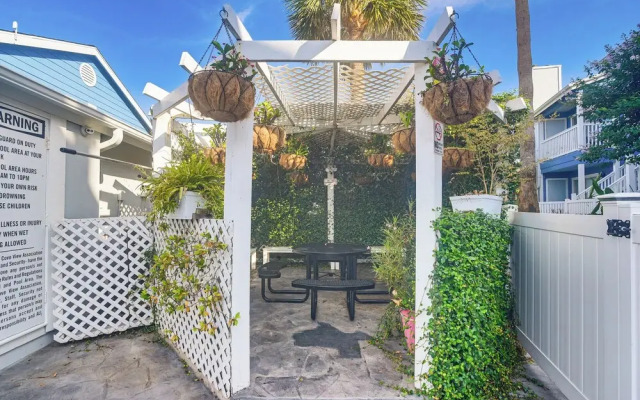 Balcony & Community Pool Deck: Condo in Galveston