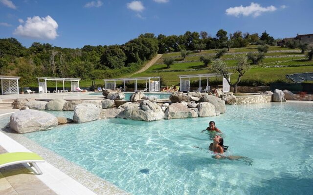 Ethereal Holiday Home in Arcidosso with Hot Tub