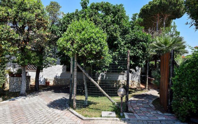 Stunning Home in Terracina With Wifi and 3 Bedrooms