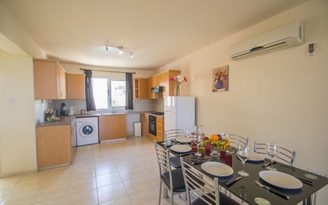 Konnos 2 Bedroom Apartment