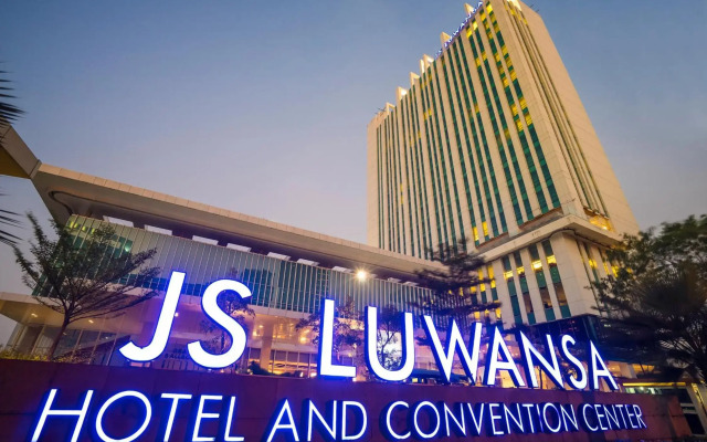 JS Luwansa Hotel and Convention Center