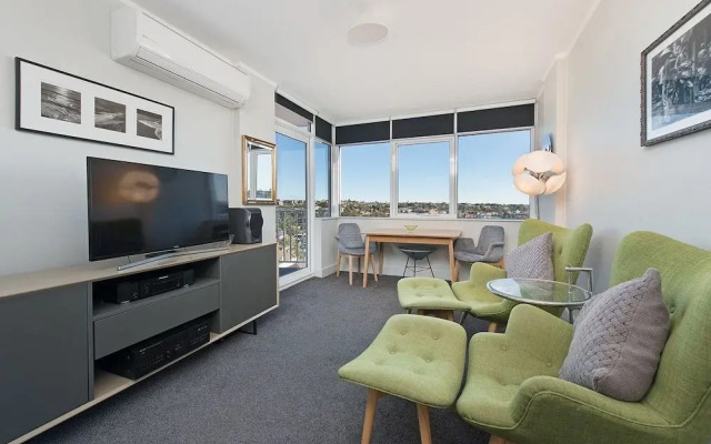 Stunning Ocean View Apartment H324