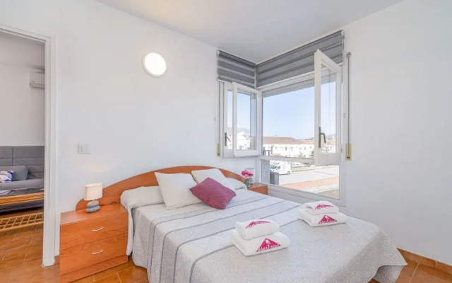 Apartment in Empuriabrava With Canal View