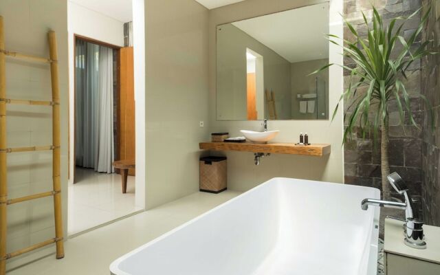 Stunning 2 Br Pool Villa With Rooftop In Seminyak