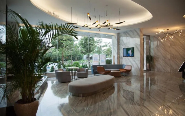 Qian Hai Holiday Hotel