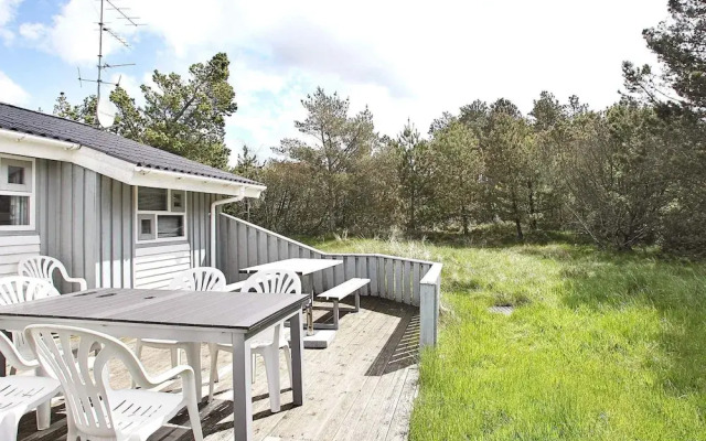 10 Person Holiday Home in Albaek