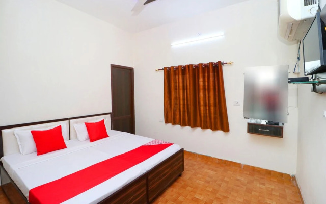 Oyo 37097 Raj Apartments