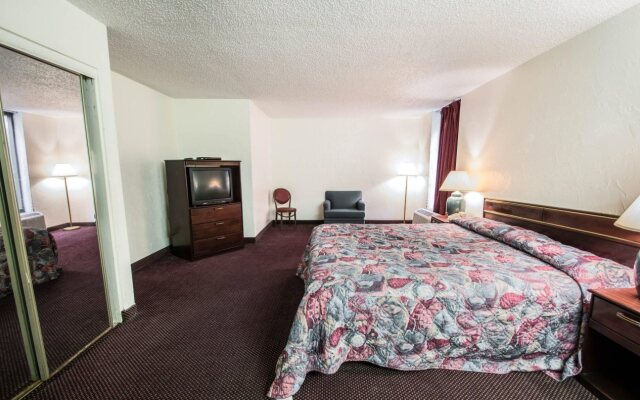 Rodeway Inn & Conference Center