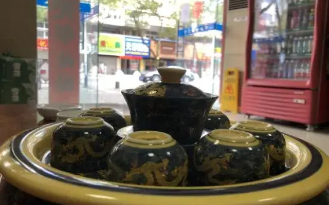 Hualian Express Hotel (Peking University Gate, Huangshan District)
