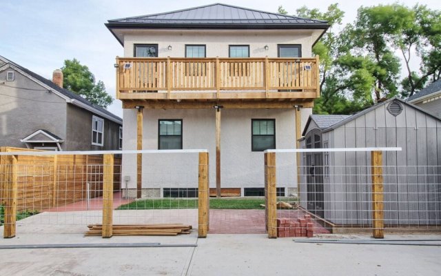"brand New Dt 1 Br Close To All Edmonton, Canada"