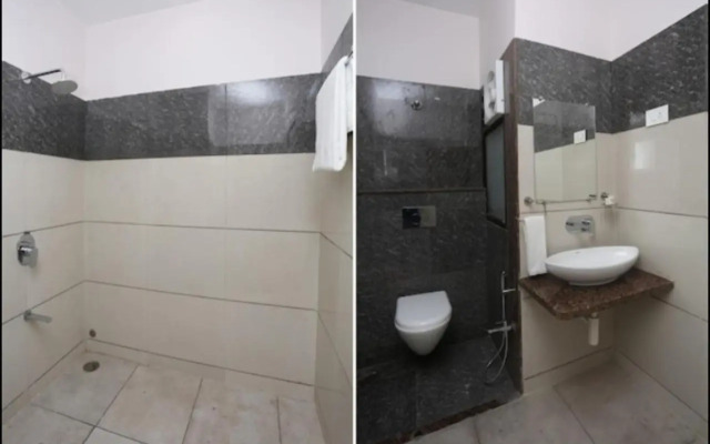 OYO 19312 Hotel Shiv Shakti
