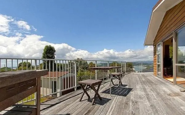 Views on Rimu - Whitianga Holiday Home