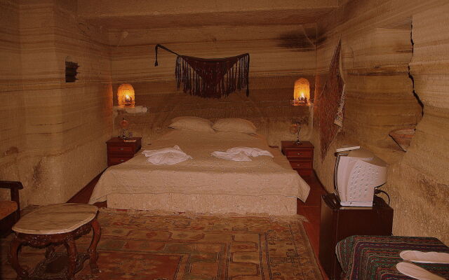 Oriental Cave Suites