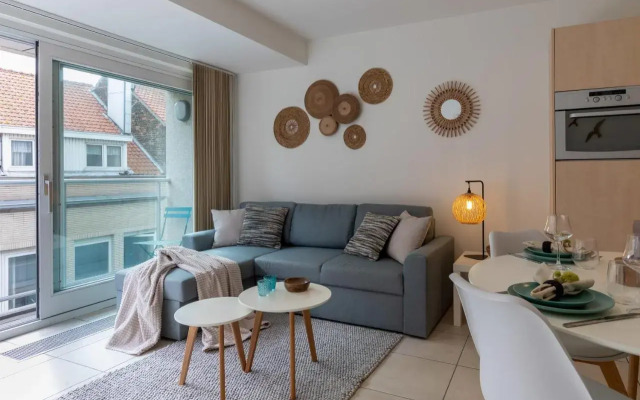 'Blue Sea' - Studio in Ostend with private parking
