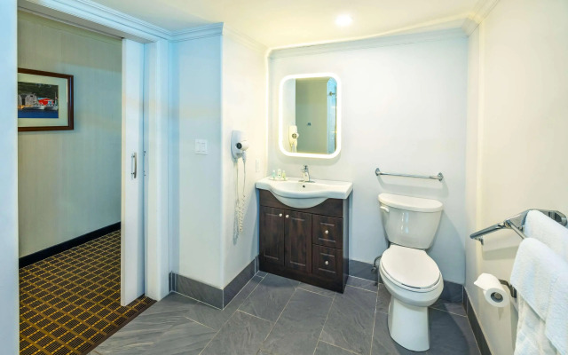 Quality Inn & Suites Garden of the Gulf